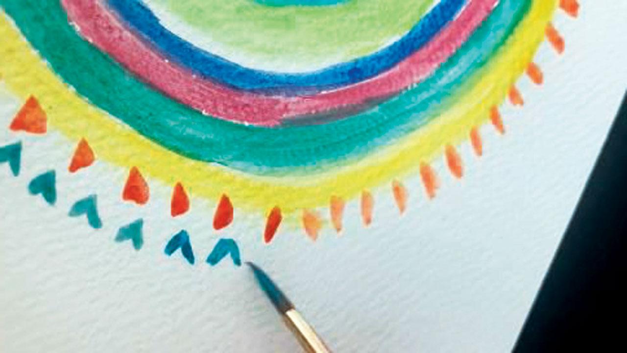 Fill each circle with basic  patterns and use bright colours