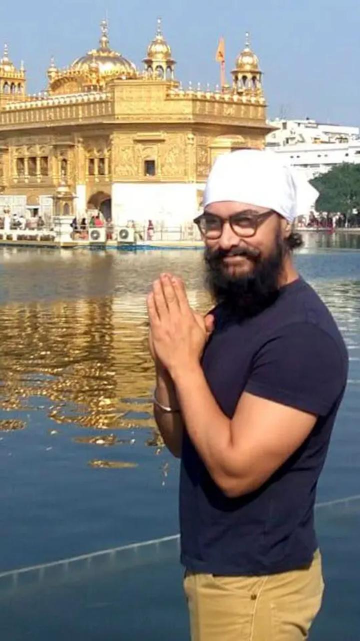 Aamir Khan sought blessings at the Golden Temple in Amritsar during the shoot schedule of Laal Singh Chaddha (Source/File image)