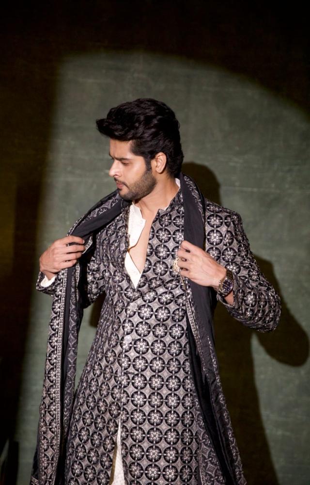 If you`re looking for wedding wear inspiration, trust this look pulled off by Abhimanyu. He looked dapper without being overdressed