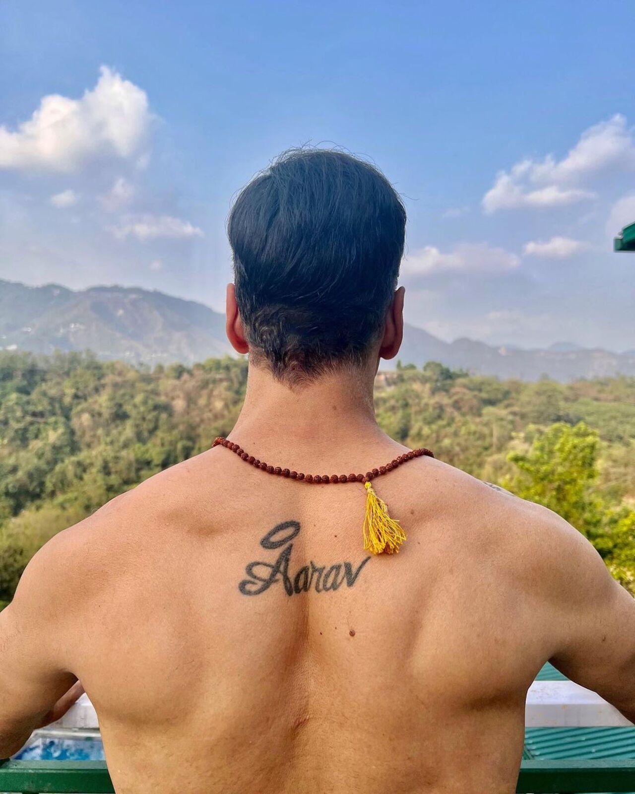 Several years ago, before Nitara's birth, Akshay got Aarav's name tattooed on his back. He often flaunts it in pictures