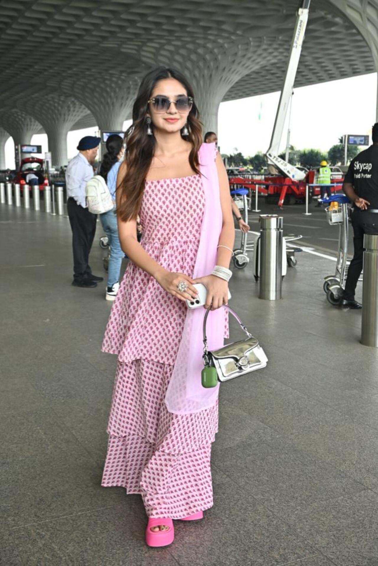 Anushka Sen looked pretty in pink at the airport