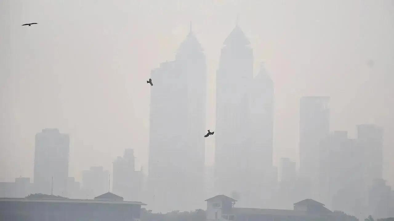 Mumbai: Health alert issued in Chhatrapati Shivaji Terminus area as air quality deteriorates