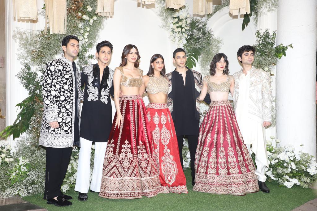 The Archie's gang, including Suhana Khan and Khushi Kapoor, wore coordinated outfits as they came together at the Diwali bash