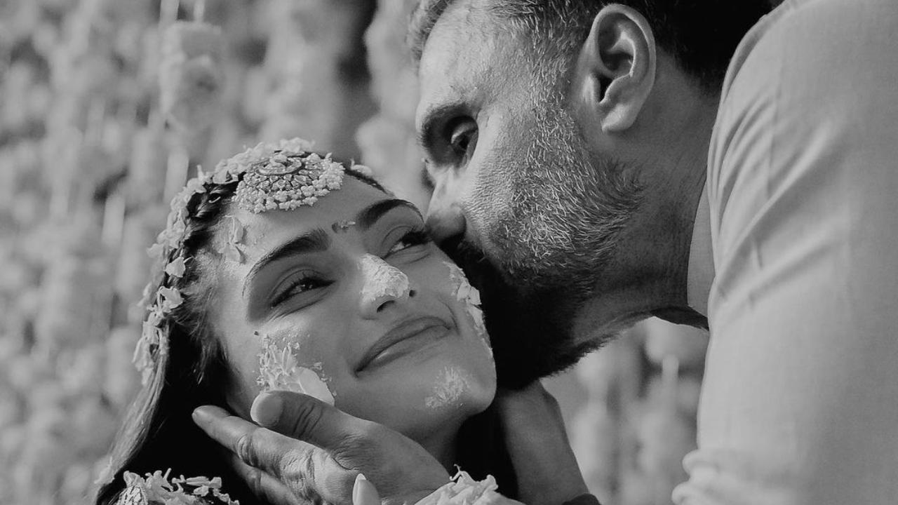 Athiya Shetty Birthday 2023: Suniel Shetty wishes his 'baby' with a picture from her wedding