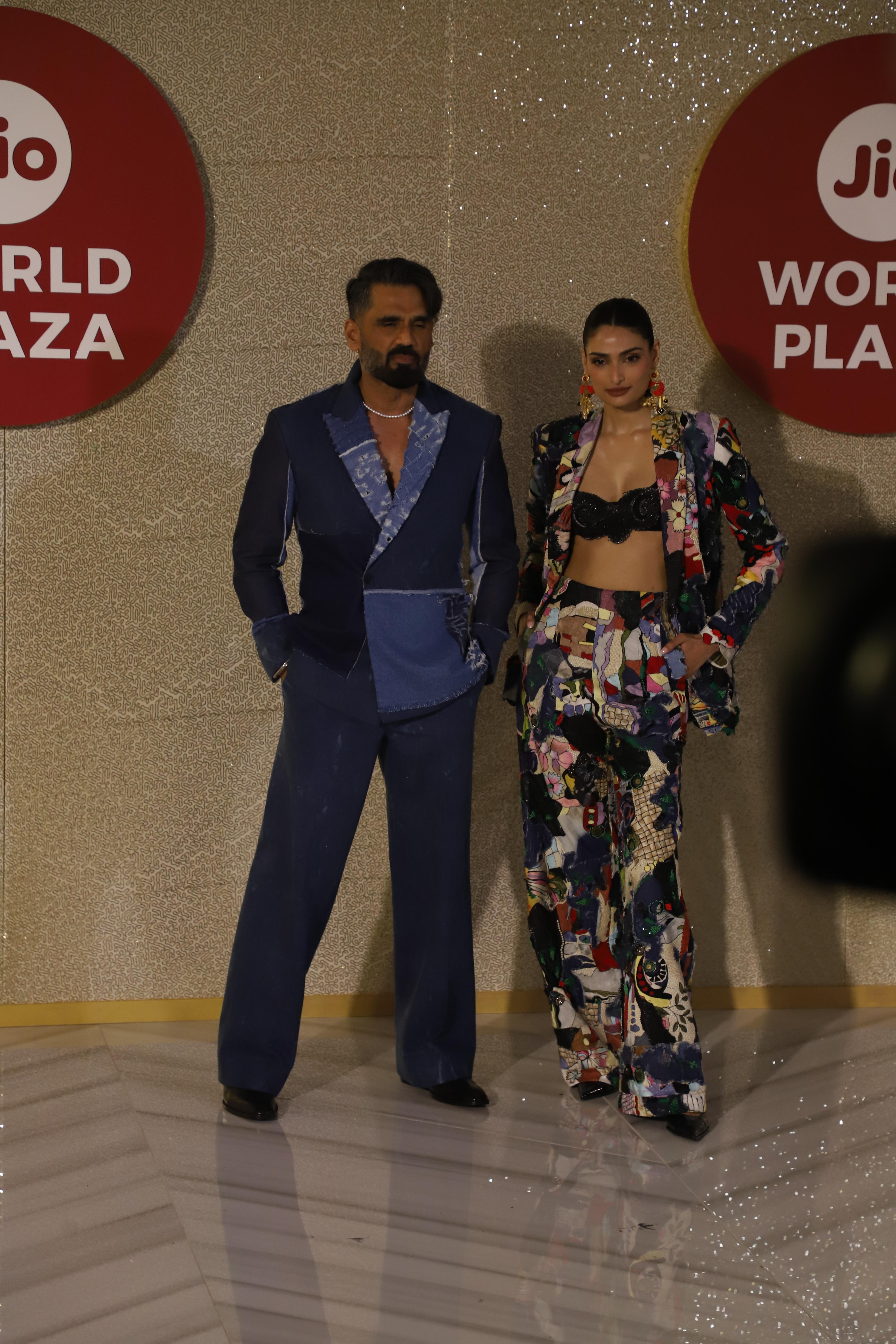 Suniel & Athiya Shetty - dad-daughter duo took over the ramp to serve attitude and some contemporary chic