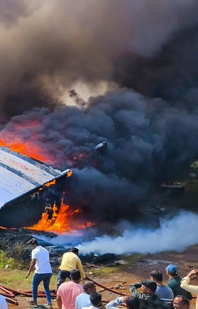 Boats catch fire in Udupi