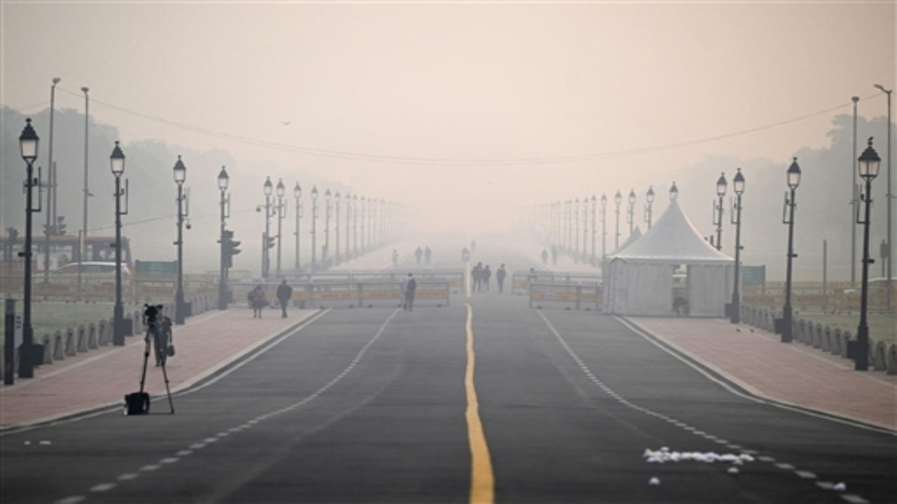 Delhiites experienced clear skies and abundant sunshine on Saturday and Sunday as air quality improved sharply just ahead of Diwali this year. The improvement was attributed to intermittent rainfall on Friday and wind speeds favourable for the dispersion of pollutants.