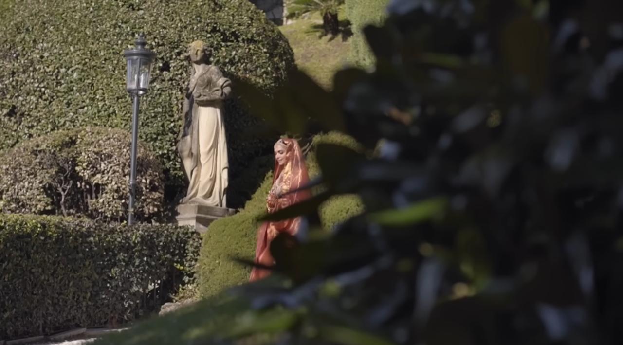 The bride's walk to the mandap sent goosebumps and with Deepika looking like a Goddess, the moment was certainly emotional