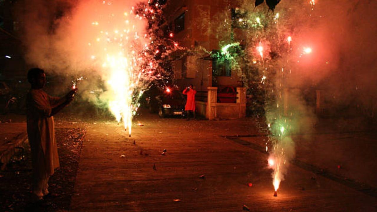 Choose firecrackers that are labelled as environment-friendly or those that emit less smoke and noise. This reduces the overall impact on air quality significantly. 