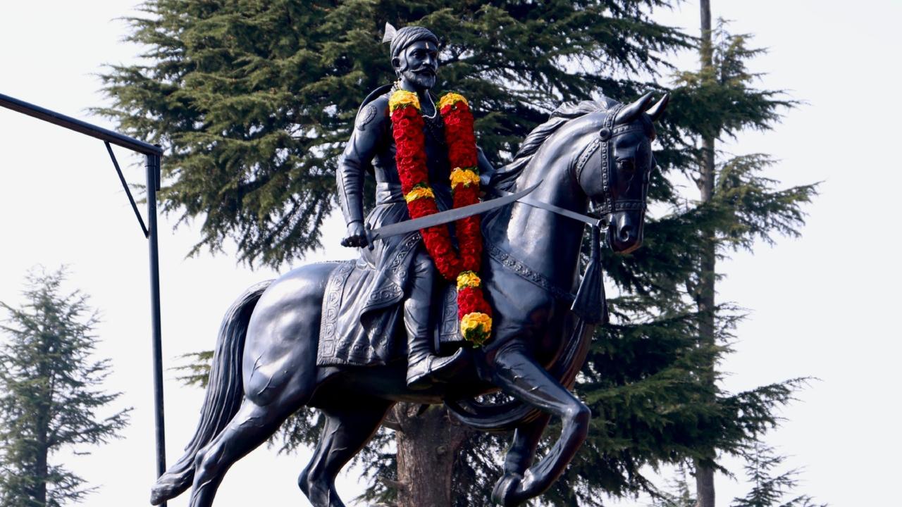 The foundation stone of this statue was laid in the Indian army camp at Kupwara on this year's Padwa day