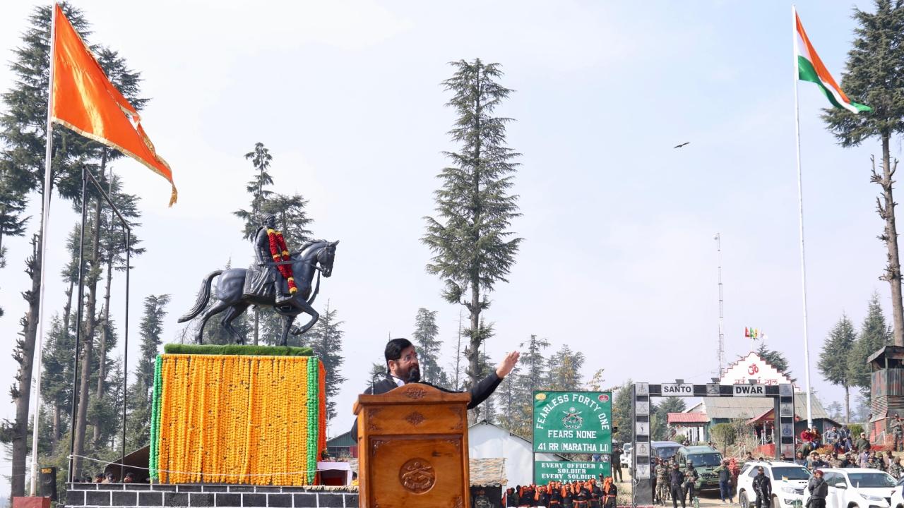 An equestrian statue of Chhatrapati Shivaji Maharaj has been installed at 41 National Rifle (Maratha LI) near the India-Pakistan border in Kashmir's Kupwara district