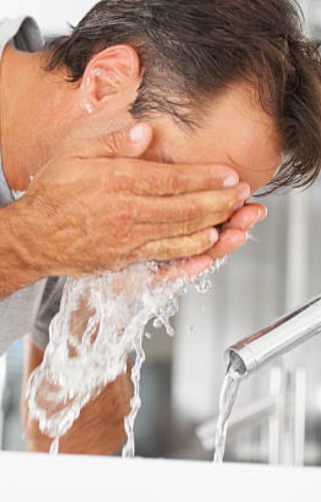 If there are visible foreign particles in the eye, gently rinse it with clean water. Avoid using tap water, as it may irritate the eye
