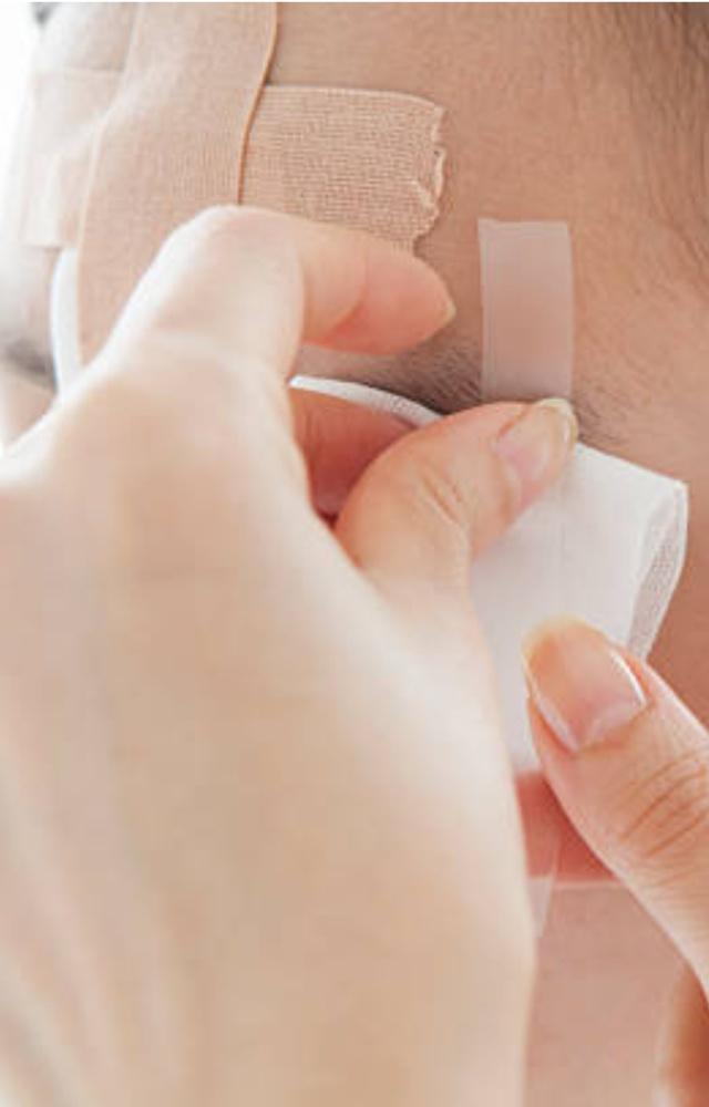 Protect the injured eye by covering it with clean, sterile gauze or a soft, cotton cloth. This will help prevent further contamination
