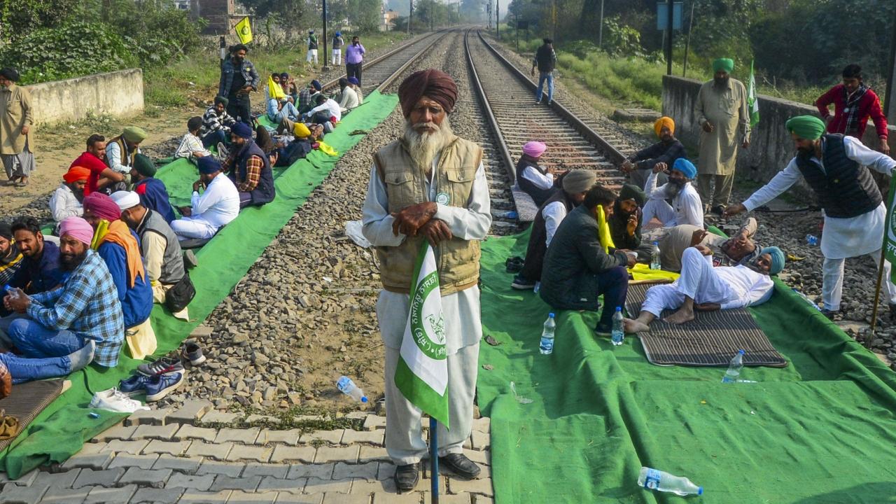 Talking to reporters, both Mann and the union leaders said the meeting was held in a cordial atmosphere. Though Mann did not reveal what would be the new state advised price for sugarcane, he said that 