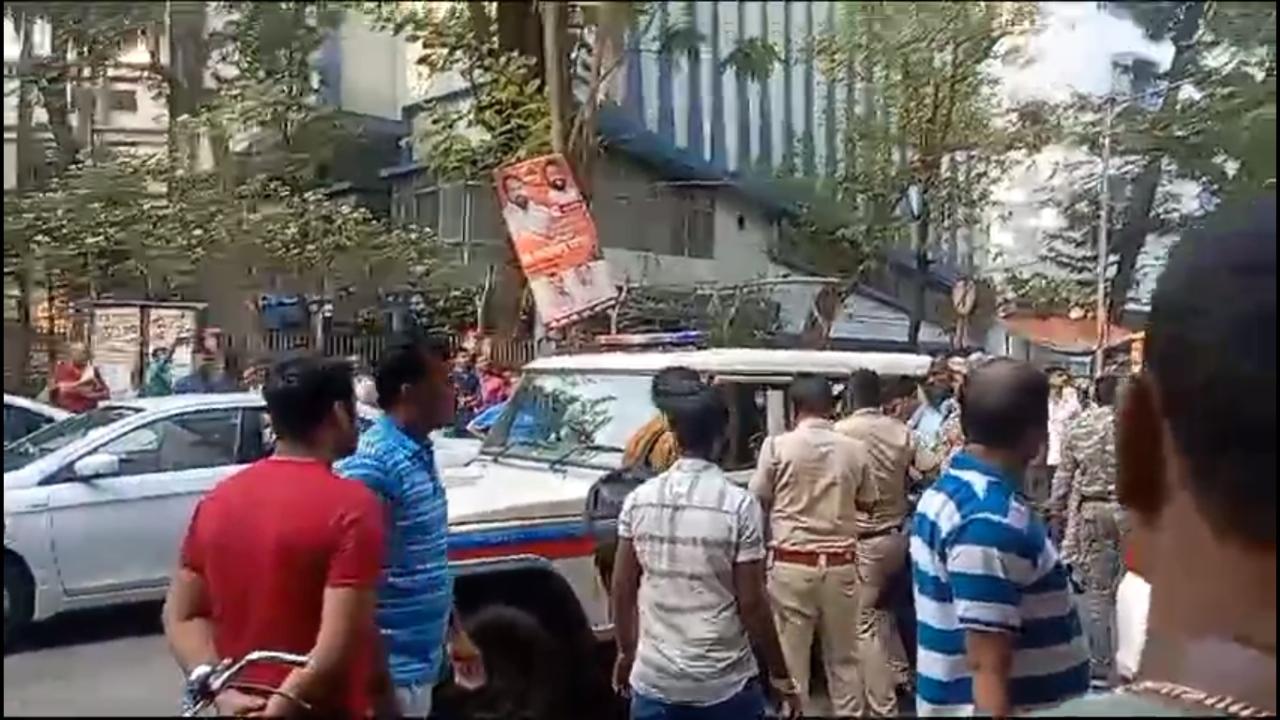 After violent incidents in various parts of the state over the demand for Maratha reservation, the Mumbai police have stepped up security of cabinet ministers, other political leaders, offices of political parties and important places in the metropolis