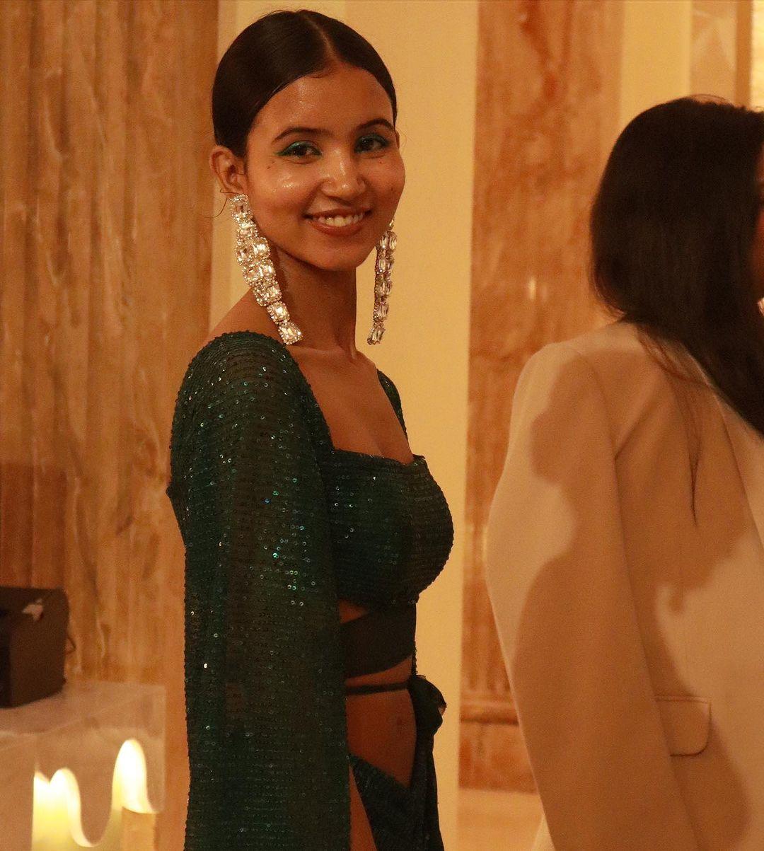 Nancy Tyagi, a fashion maestro herself shares:1. Ditch traditional attire for a fusion look - mix and match different cultural elementsCombine elements like a traditional Indian kurta with a modern twist like vibrant, non-traditional colours or patterns. Add accessories from different cultures, like statement earrings or a unique belt. Experiment with the fusion to find a balance that feels authentic and expressive