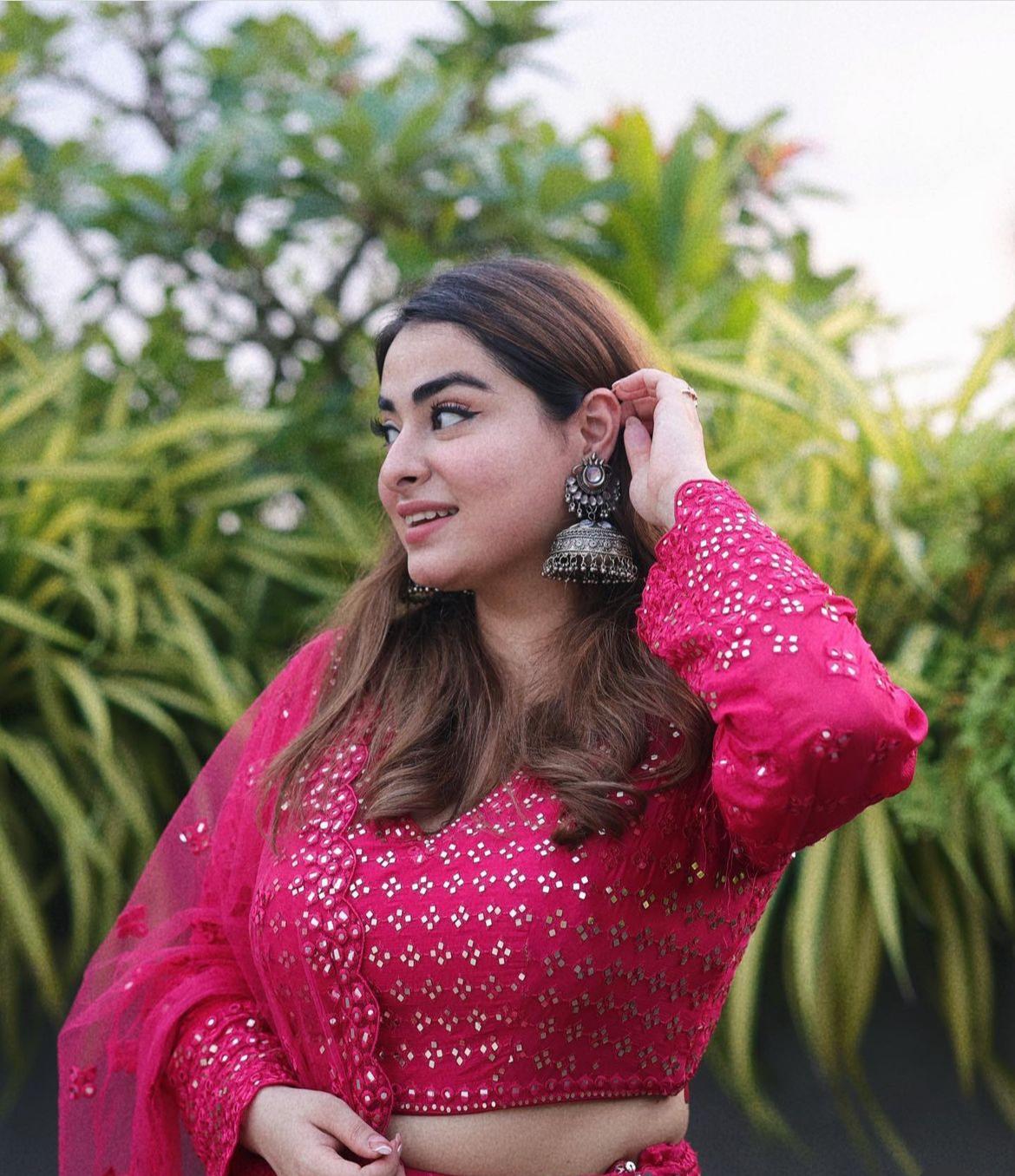 Muskan Chanchlani offers us some brilliant makeup tips, she says, 