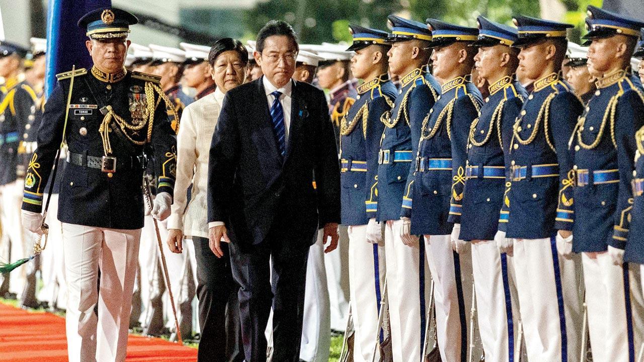 Japanese PM visits Manila to boost defense cooperation
