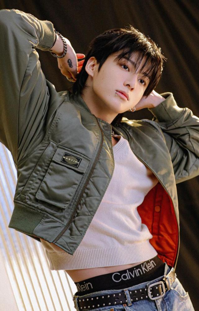 BTS ジョングクgolden bomber jacket (XL)