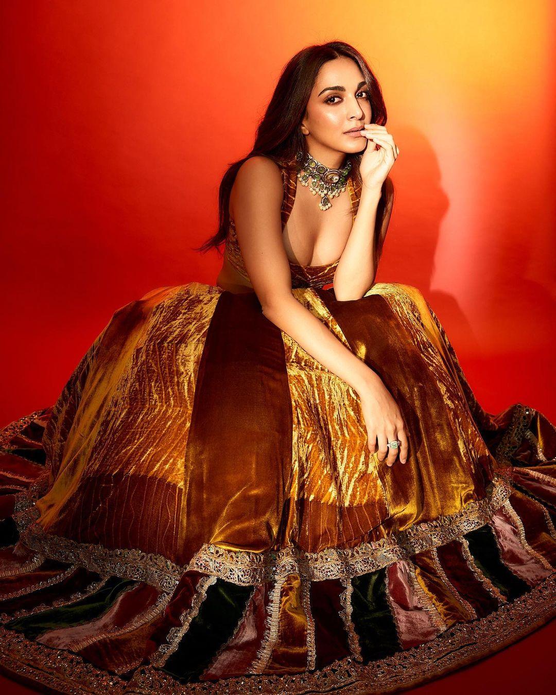 Kiara Advani looked absolutely stunning in this opulent lehenga