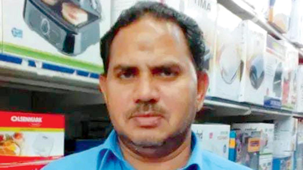 Mumbai: 61-year-old man dies of snake  bite in Malad