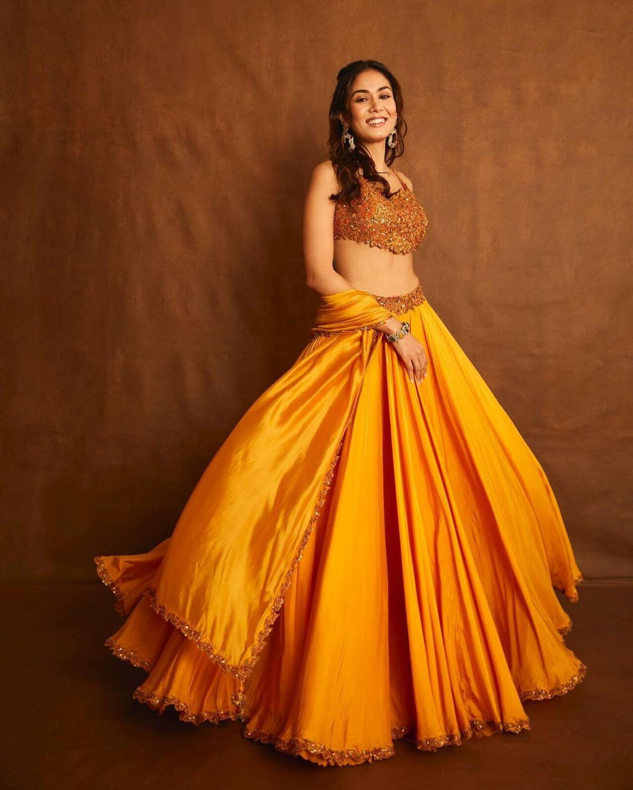 Mira Rajput stunned in a 'ladoo peela' lehenga. She went minimal with the jewellery for a Diwali party