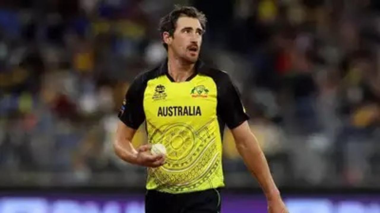 Mitchell Starc
Mitchell Starc is the third player 21 ODI wickets against South Africa. He has played 15 matches and his best bowling figures are four wickets for 32 runs