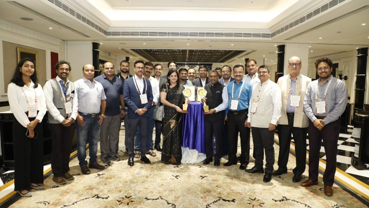 Mumbai Metro Rail Corporation honoured with two awards