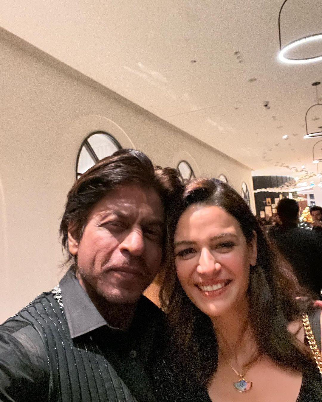 Mona Singh took to Instagram to post a picture with King Khan from the bash