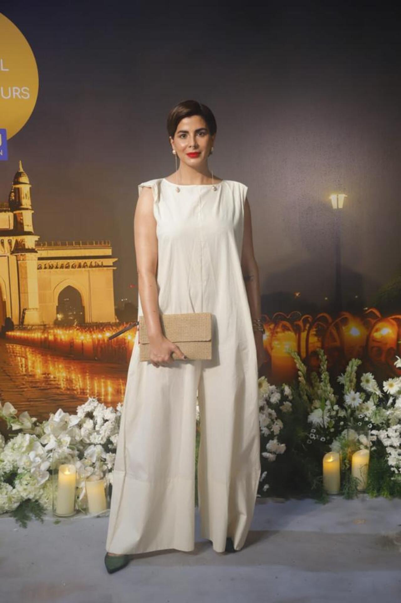Kirti Kulhari opted for an all-white traditional anarkali suit for the occasion