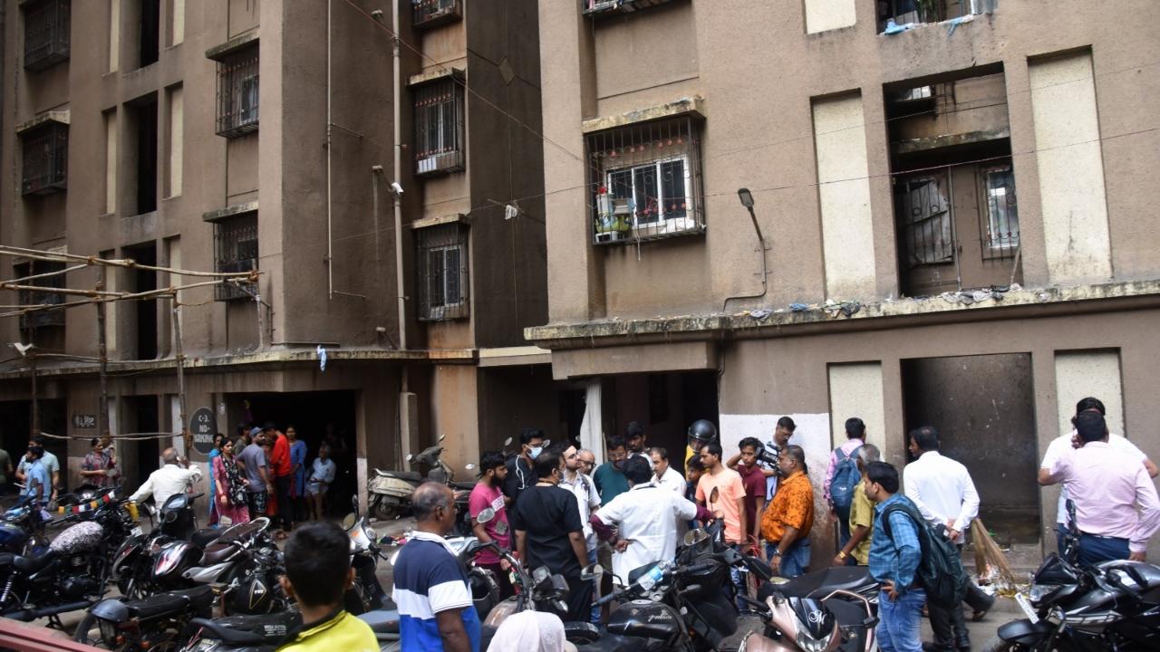 The blaze erupted at 3.40 am on the third floor of the building located in New Hind Mill Compound at MHADA colony in Ghodapdeo area of Byculla where government has given flats to people, mainly mill workers, they said