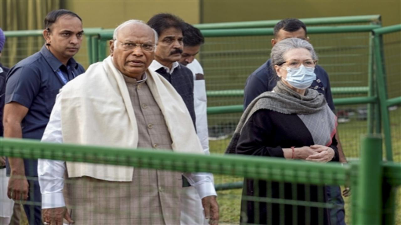 Congress president Mallikarjun Kharge, former party chief Sonia Gandhi, AICC treasurer Ajay Maken were among the party leaders who visited Nehru's memorial at Shanti Van here and paid homage to him.