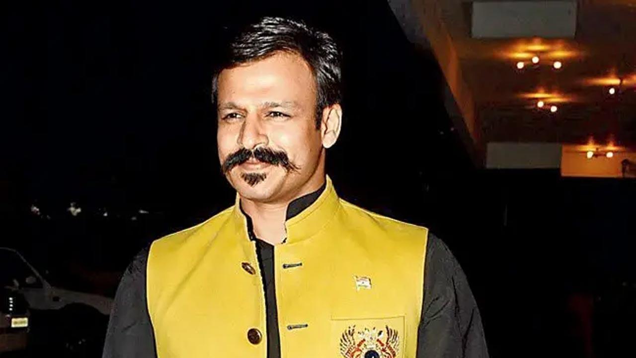 'We will win': Vivek Oberoi with son Vivaan arrives in Ahmedabad ahead of IND vs AUS World Cup final