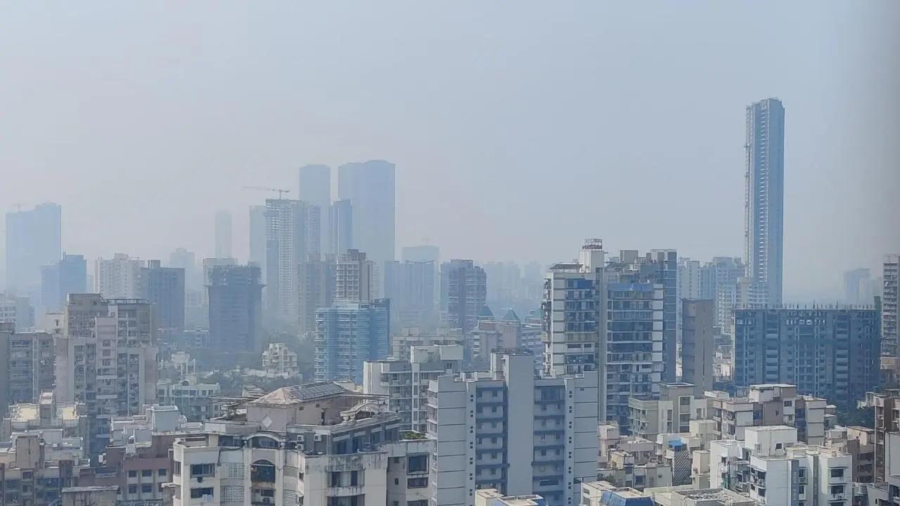 Mumbai's air quality lingers in 'moderate' category amid concerns of smog