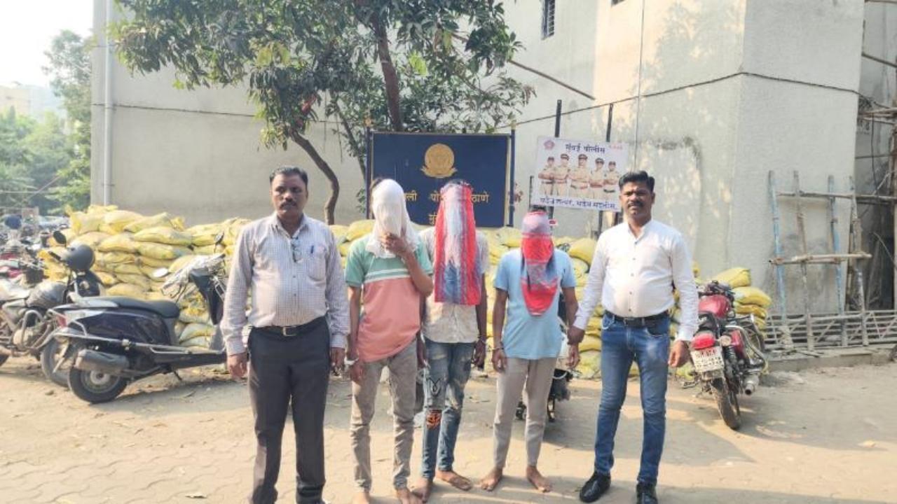 Mumbai: Borivali Police bust mobile phone theft gang; three arrested, four at large