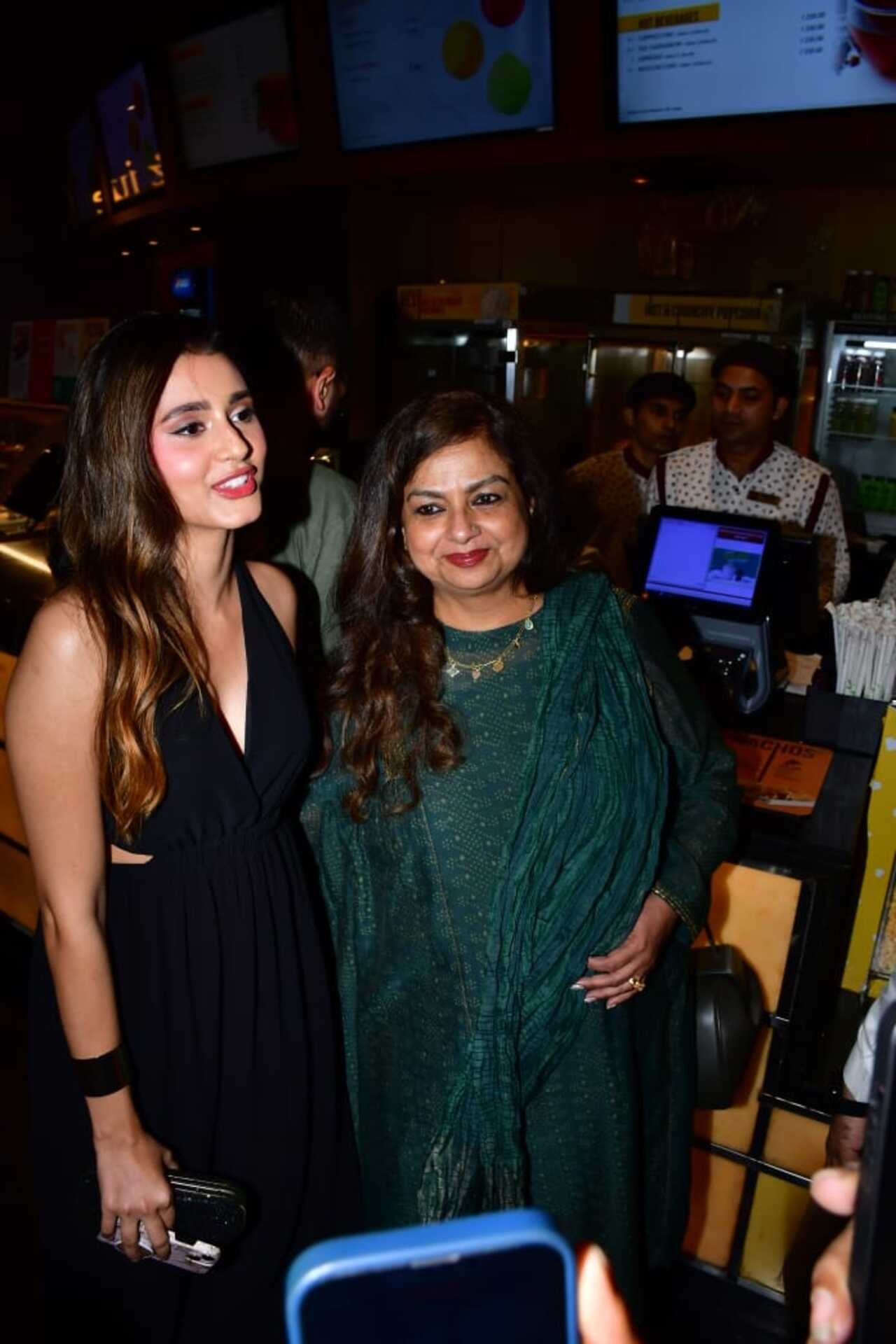 Ishaan's rumoured girlfriend, Chandni Bainz, attended the screening of Pippa