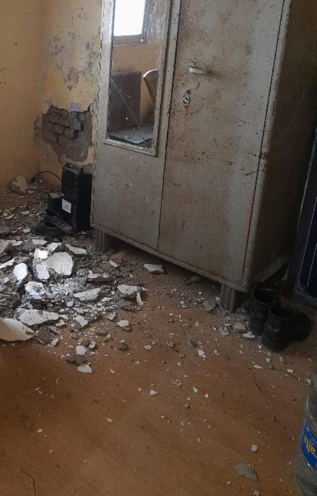 Plaster falls at police station in Thane