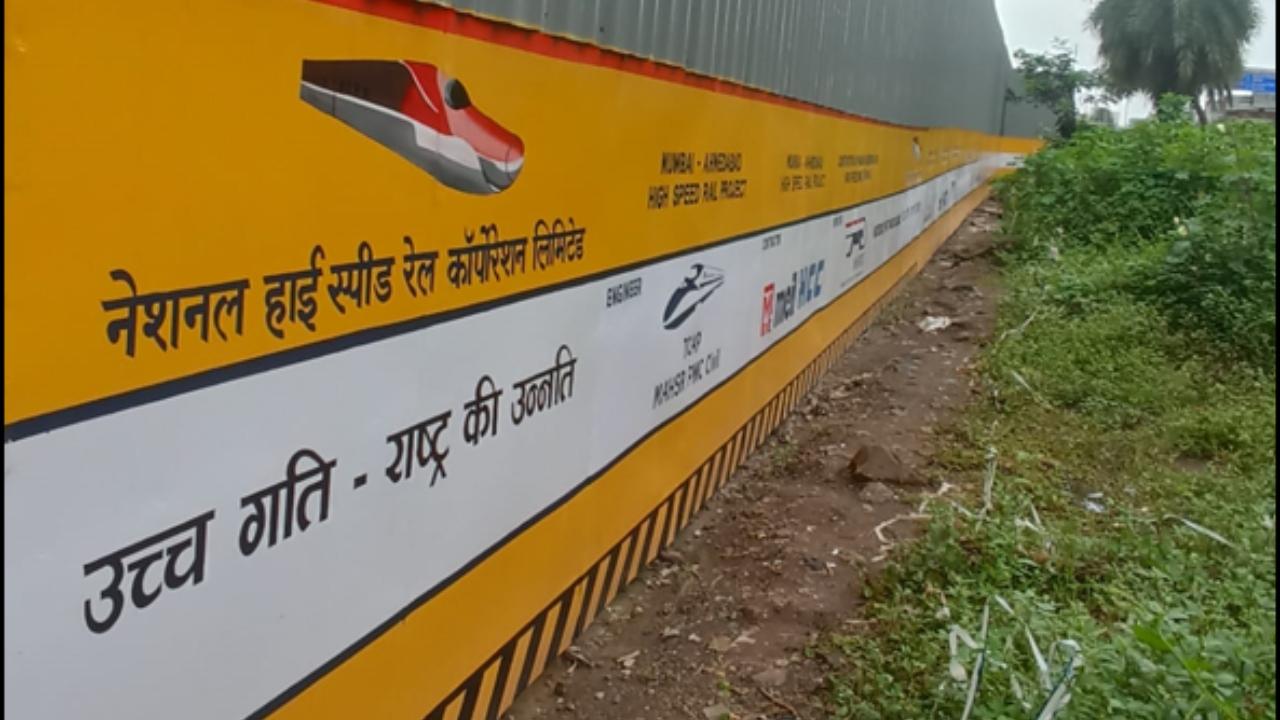 The NHSRCL has been successfully using mist guns on sites to catch all escaping dust particles and curb air pollution in Mumbai