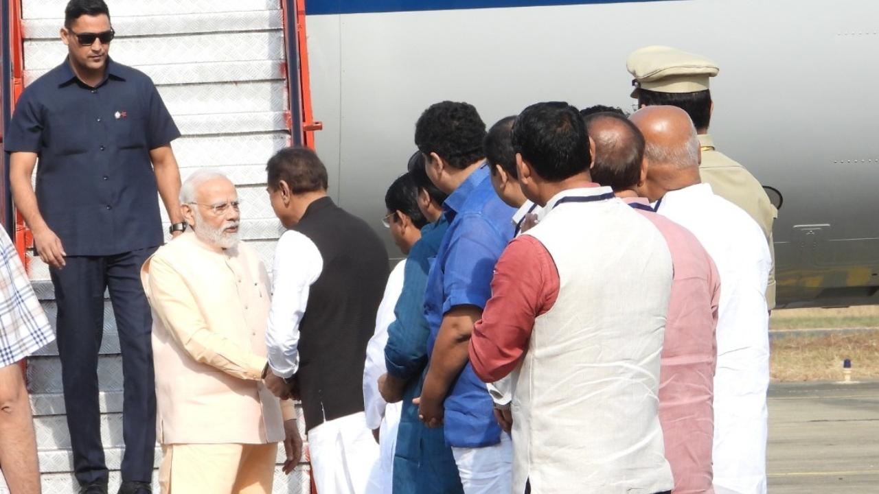 PM Modi later met Jain seer Acharya Vidyasagar Maharaj in Chhattisgarh's Rajnandagon district