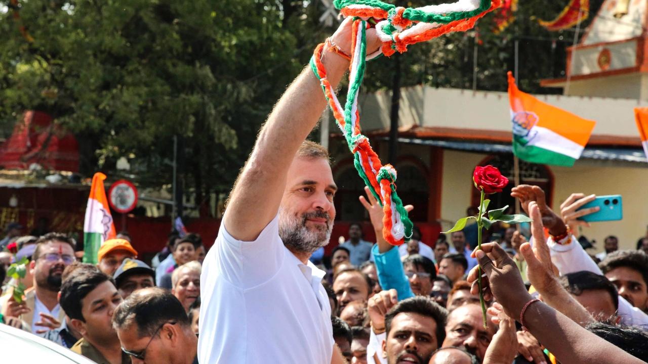 People in the Congress-ruled Karnataka and Chhattisgarh are getting LPG cylinders at Rs 500 each, while people in other states are paying Rs 1,200-1,400 here for the same, Rahul Gandhi said