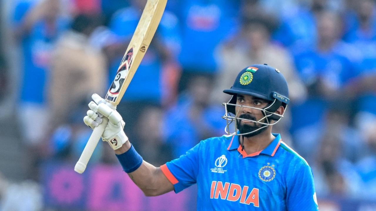 After Kohli's wicket, Rahul took over the control to guide India further. He completed his fifty in 86 deliveries. Jadeja departed after scoring nine runs. Suryakumar Yadav waiting in the dugout entered the ground