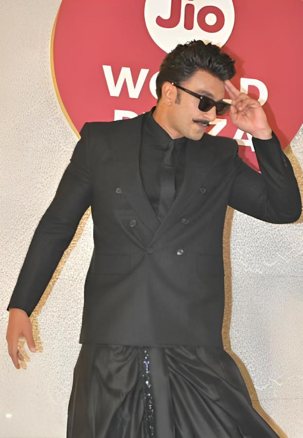 Ranveer Singh walked the carpet soon after. The actor was dressed in all-black. He chose a suit paired with dhoti pants