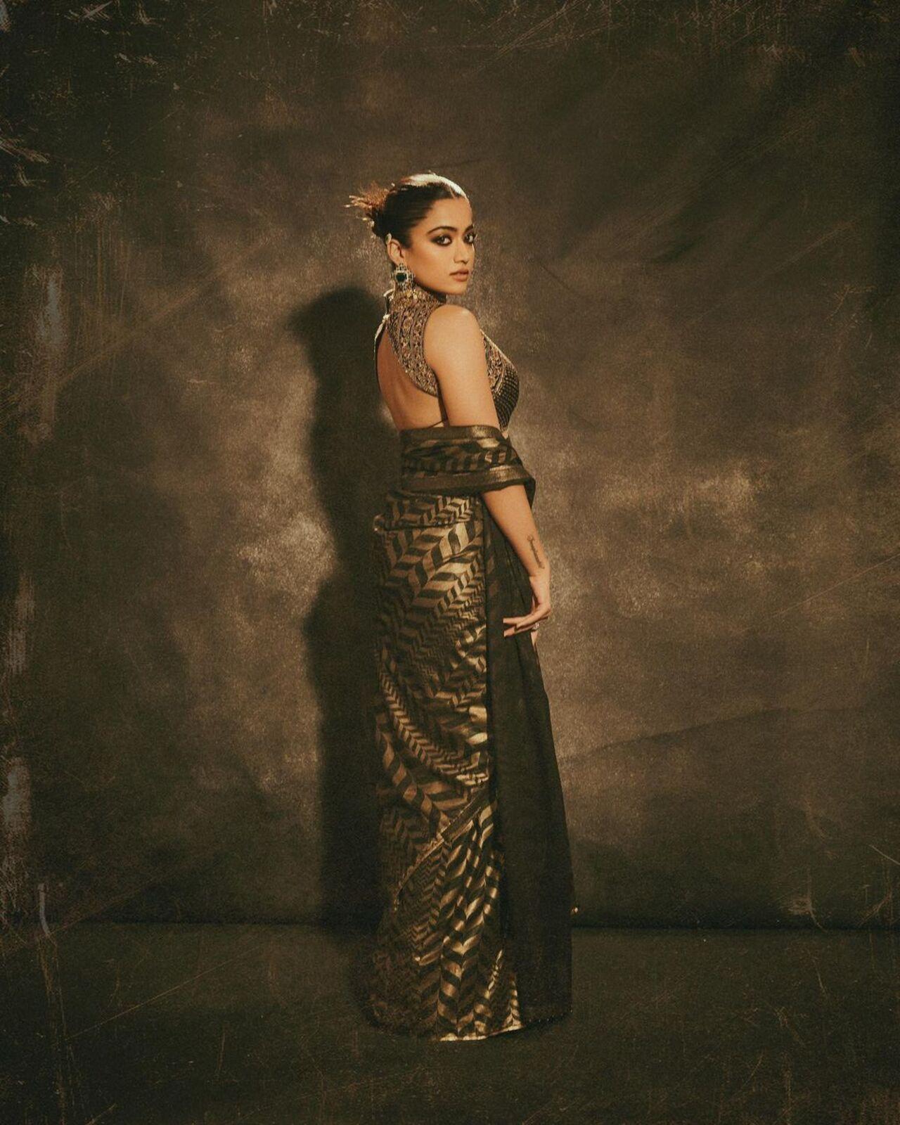 Showing what she can bring to the table in terms of fashion, Rashmika nailed an elaborate and royal look effortlessly