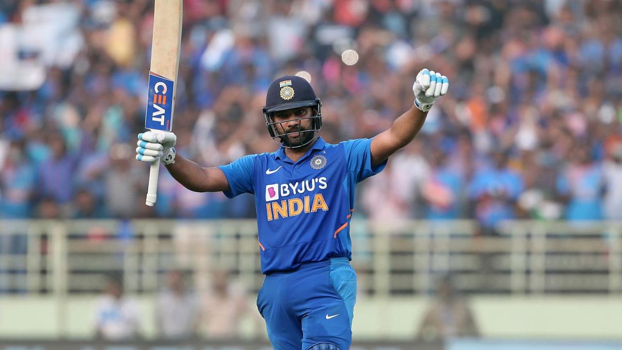 Rohit Sharma
Indian skipper Rohit Sharma holds the third position with 935 runs. The vigorous hitter has smashed 81 fours and 39 sixes against the Kiwis. Rohit also holds the record of the Indian batsman having the most sixes against New Zealand. His highest score of 147 against the Kiwis came in the year 2017 during New Zealand tour to India