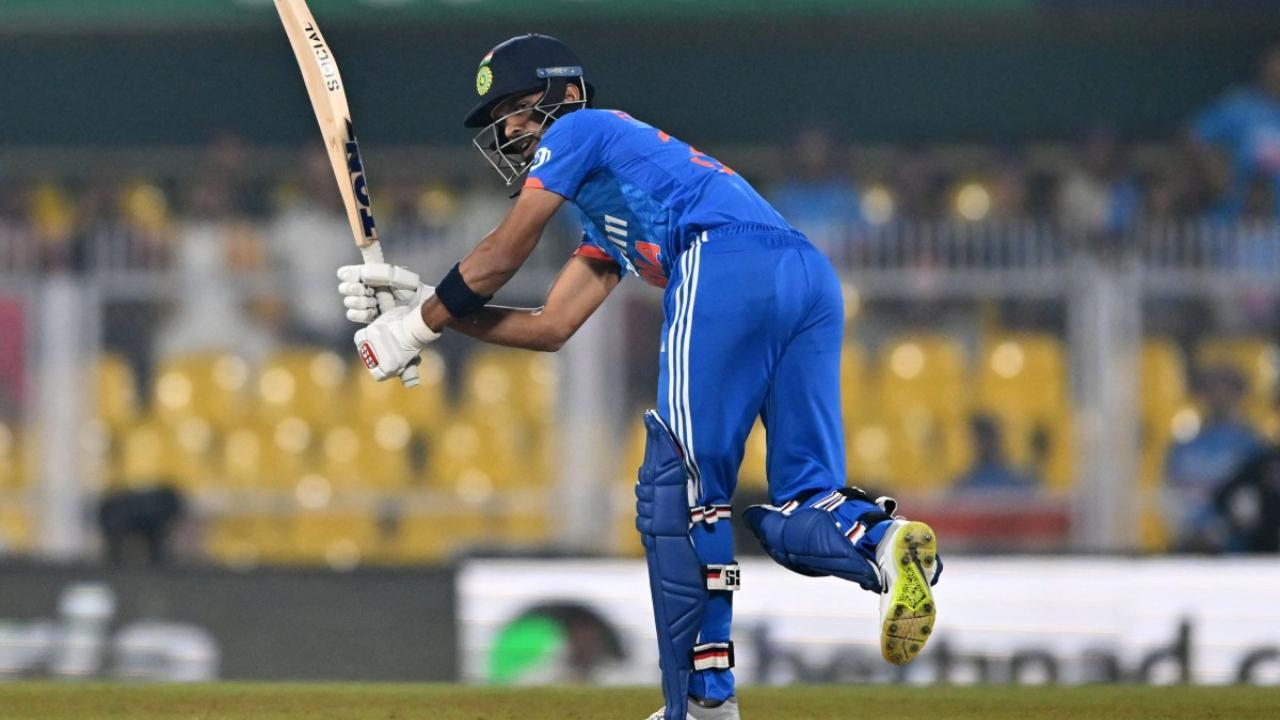Australia recover after early hiccups, Glenn Maxwell slam gritty fifty