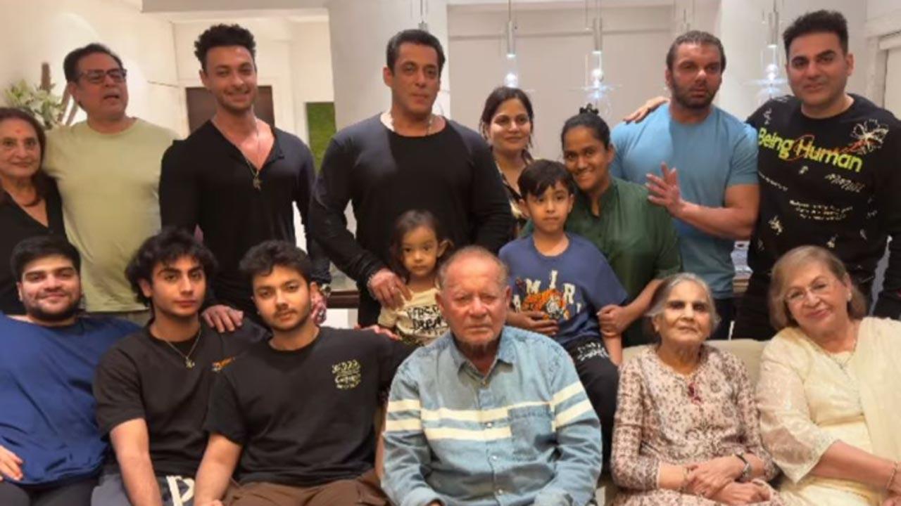 Inside pictures from screenwriter Salim Khan's birthday celebration