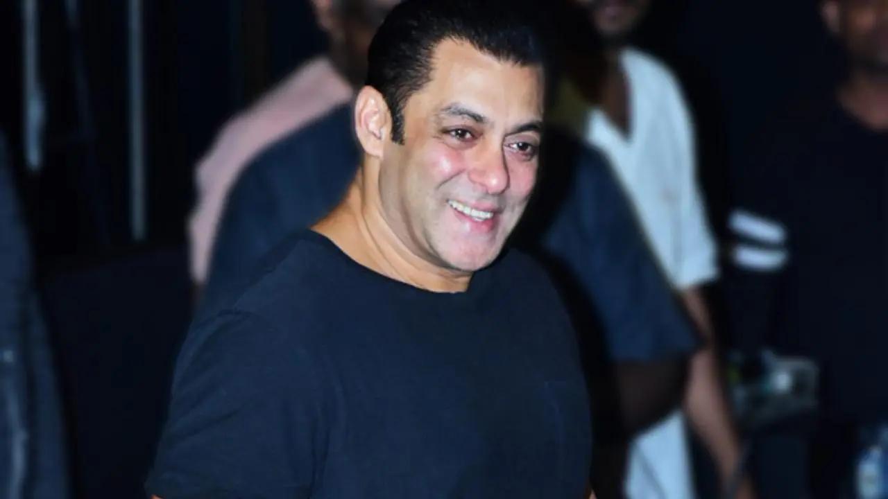 Salman Khan spoke about the audience getting inspired by his generation of actors to stay fit and the younger generation getting inspired to be leading men even at the age of 60 and 70. Read More