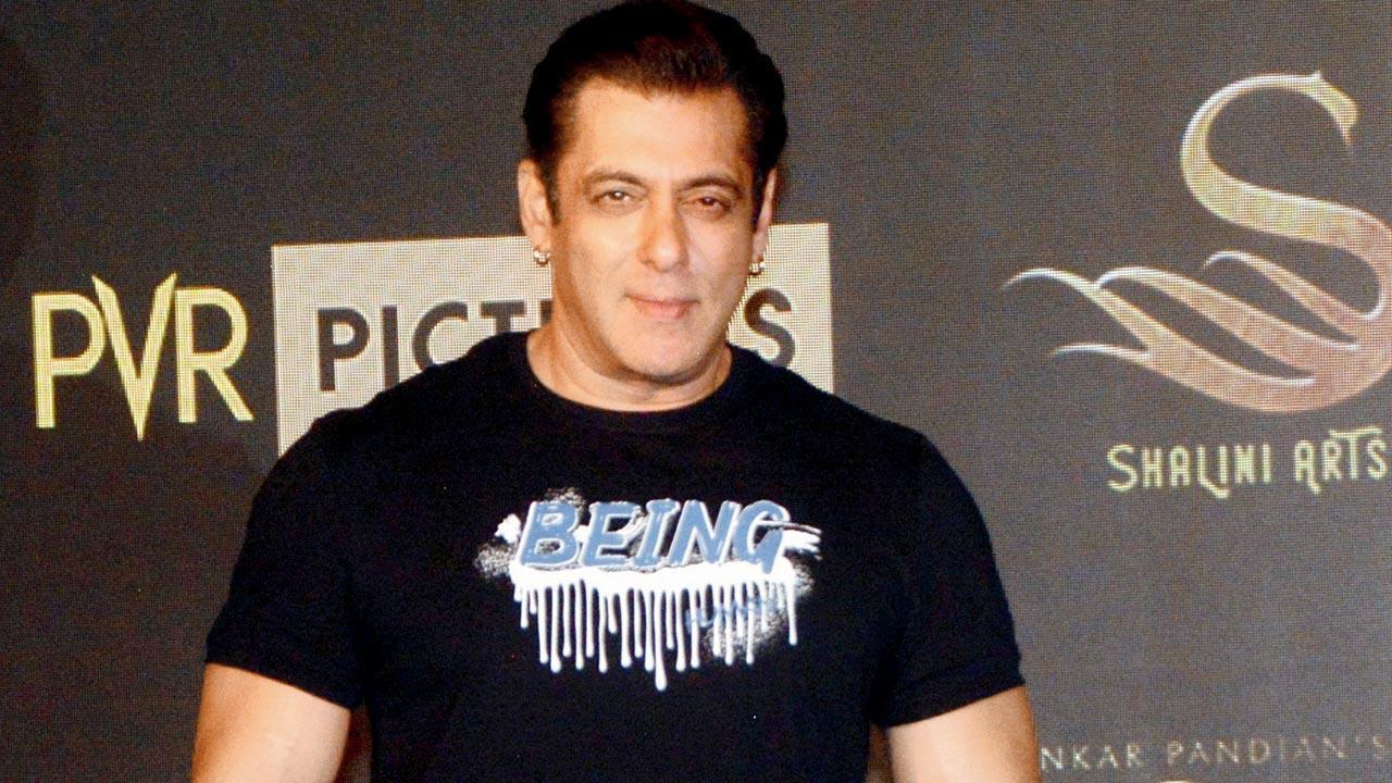 Salman Khan poses with 'Farrey' cast at IFFI 2023