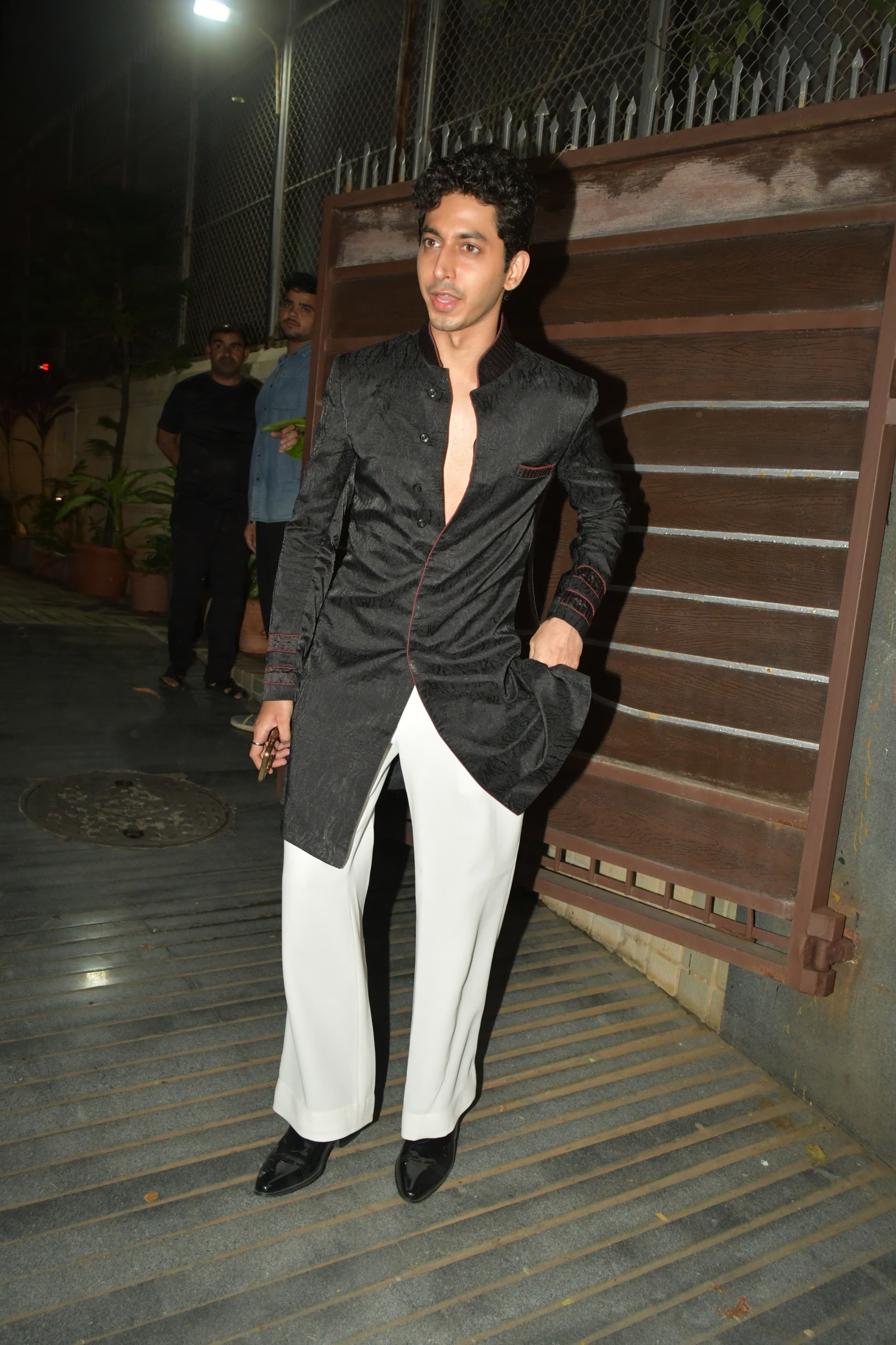 Mihir Ajuha showed up at the Diwali party in this chic ensemble