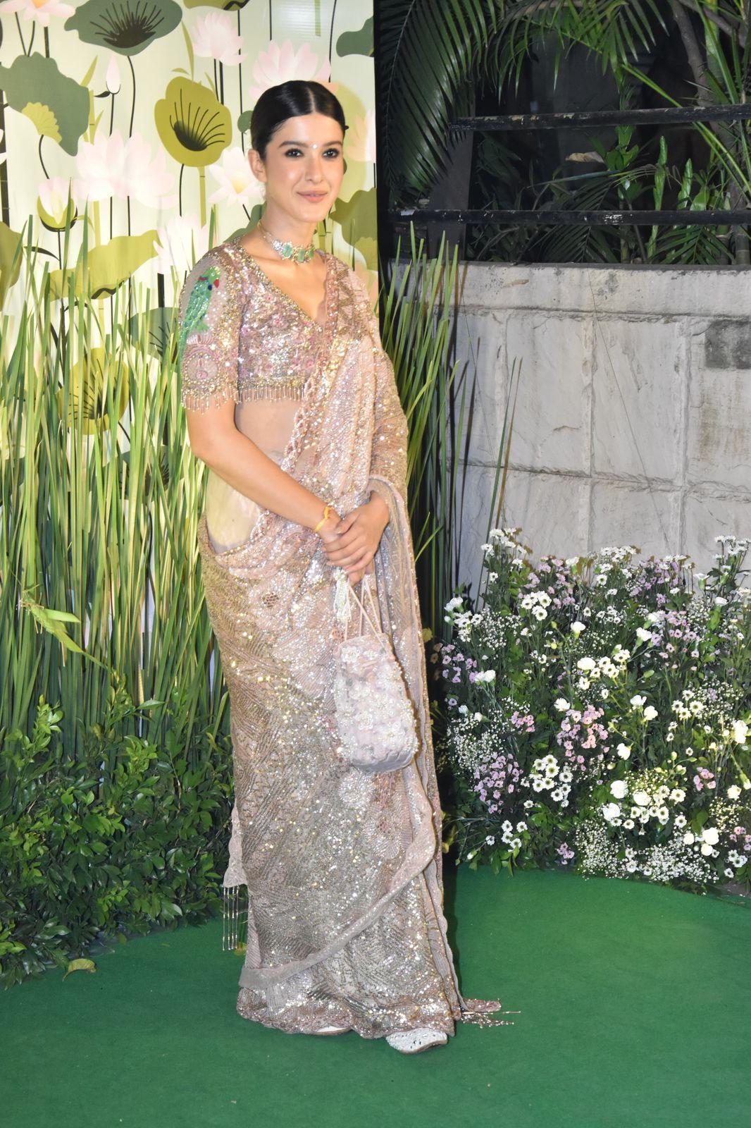 Shanaya Kapoor arrived looking angelic in this cream saree with beautiful embellishments